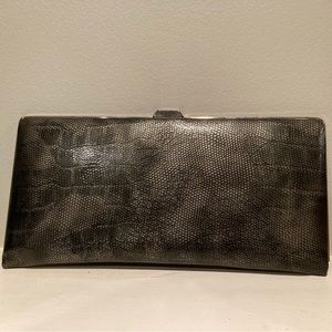 Black clutch